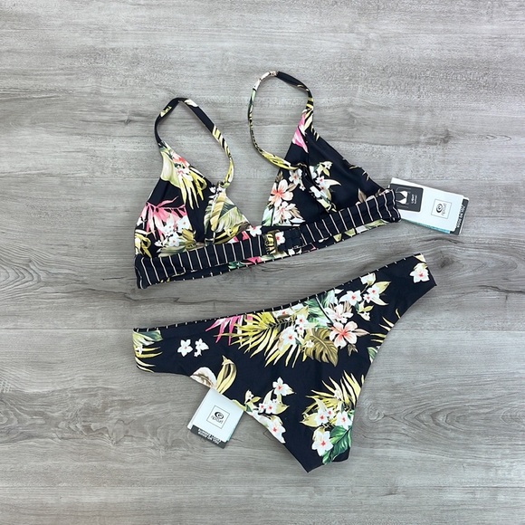 ☀️RIP CURL☀️ ON THE COAST TRI ON THE COAST REVERSIBLE CHEEKY BIKINI SET - Picture 10 of 16